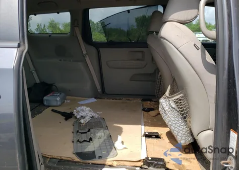 2015 Kia Sedona Lx из США, поврежденный, VIN KNDMB5C14F6030962